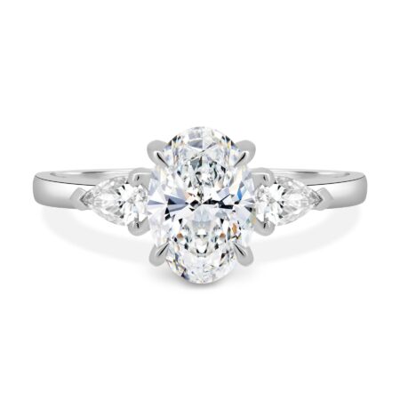 Alexia – Oval Trilogy Ring